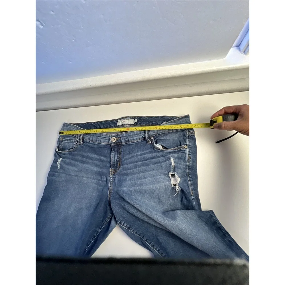 Torrid  Jeans We Wear By‎ The Fits Distressed Lace Ankle Rolled Cuffs  Size 20